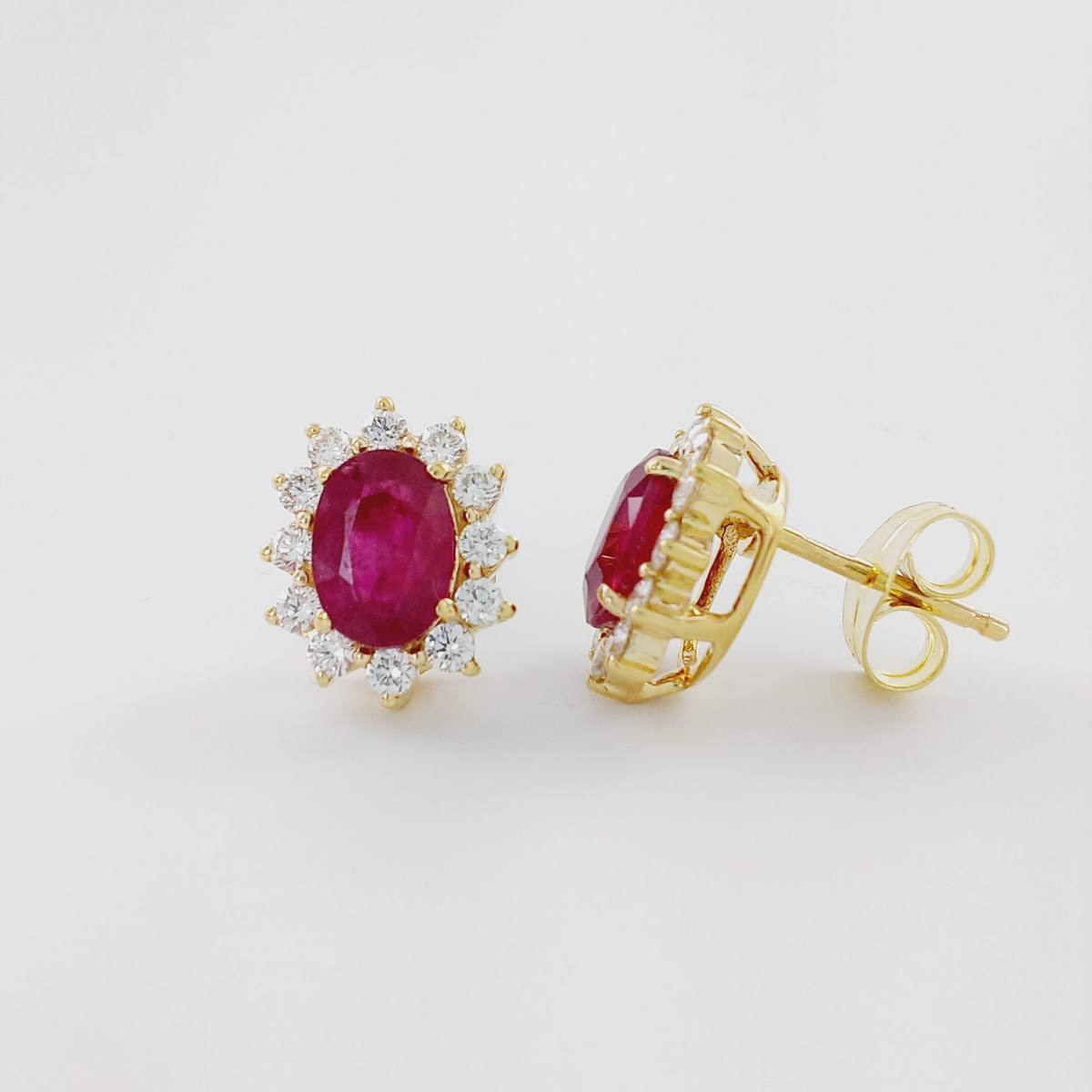 PENDIENTES RUBÍ 2,26 CT Y BRILLANTE 0,50 CT