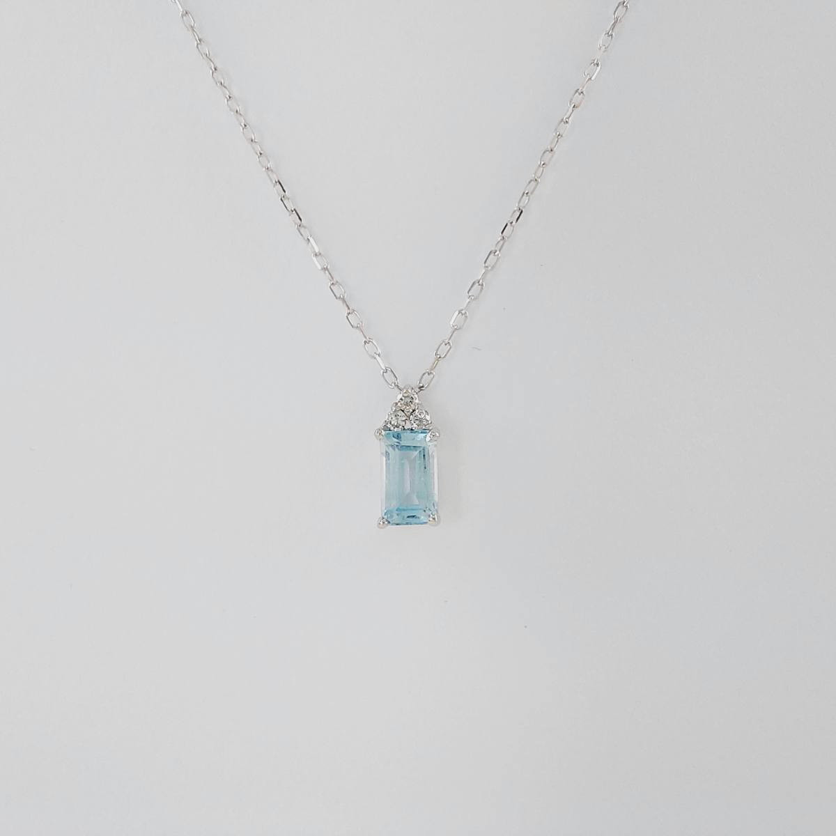 COLGANTE TOPACIO Y BRILLANTE CON CADENA ORO BLANCO