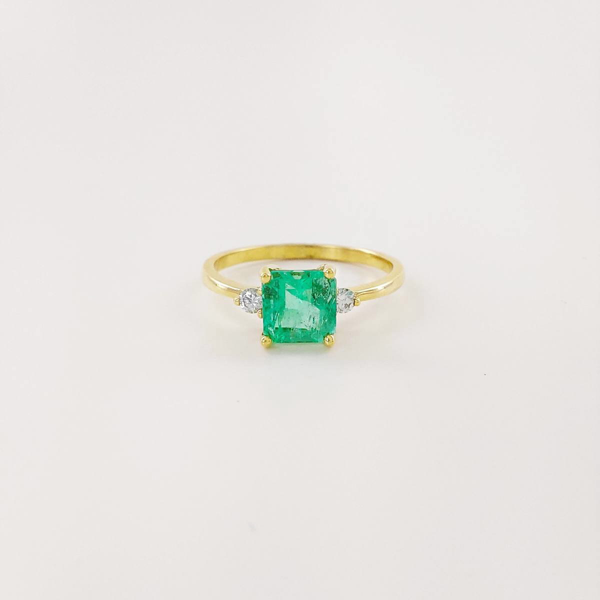 ANILLO ESMERALDA 0,89 CT Y BRILLANTES 0,06 CT