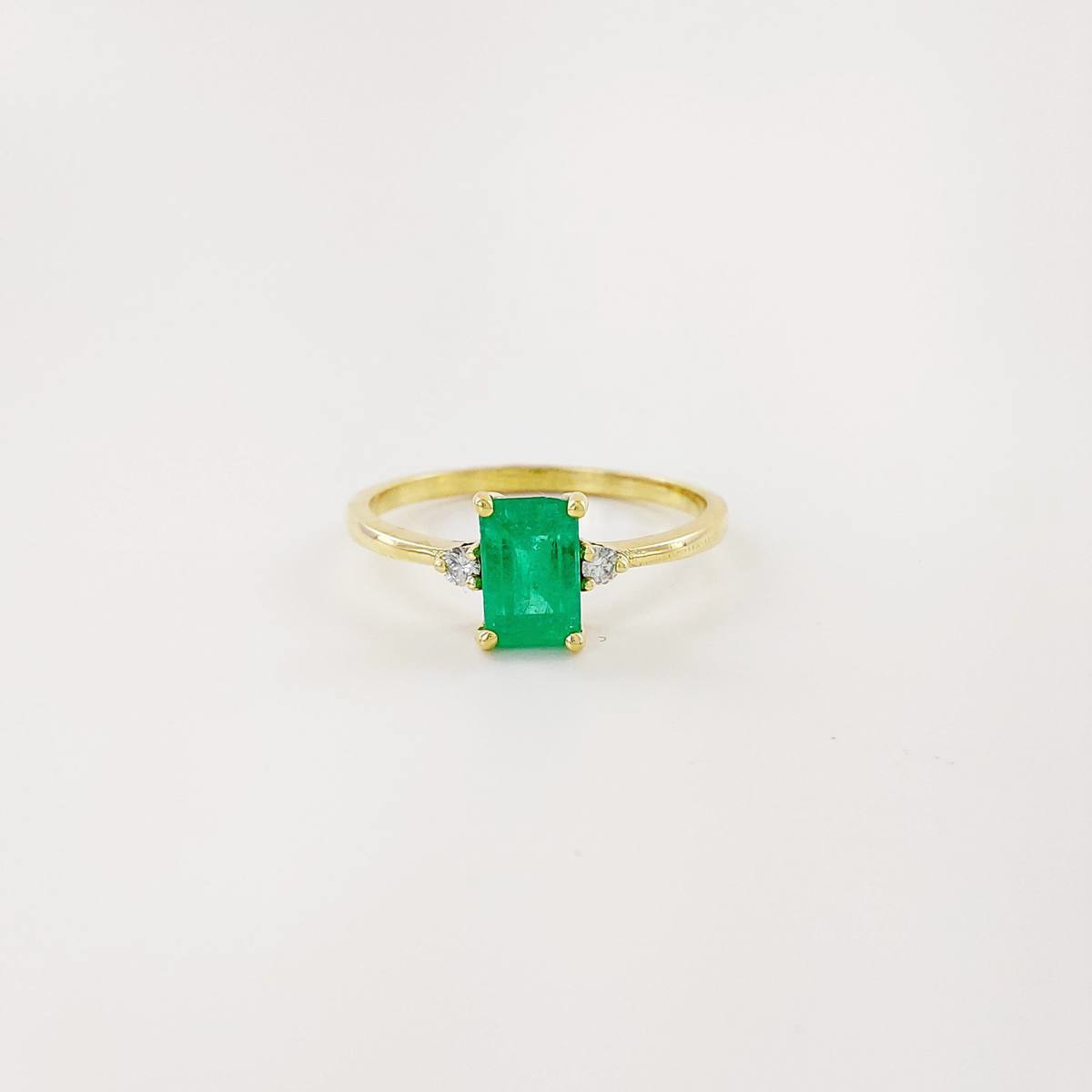 ANILLO ESMERALDA 0,58 CT Y BRILLANTES 0,04 CT