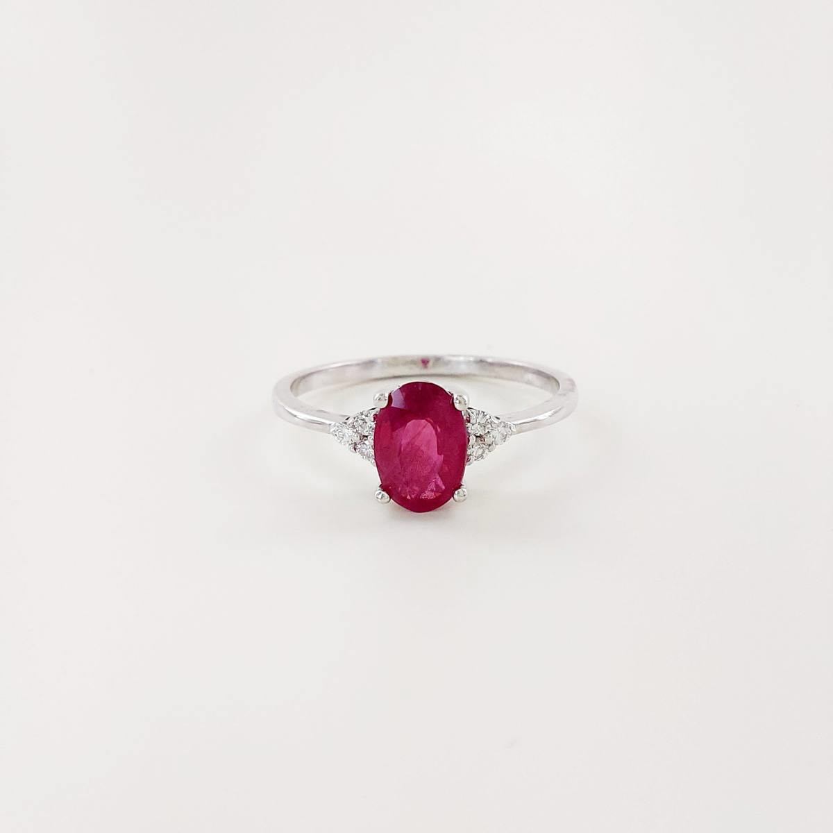 ANILLO RUBÍ 0,90 CT Y BRILLANTES 0,06 CT